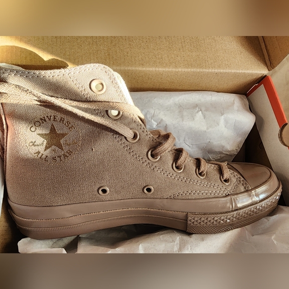Converse - Picture 3 of 3